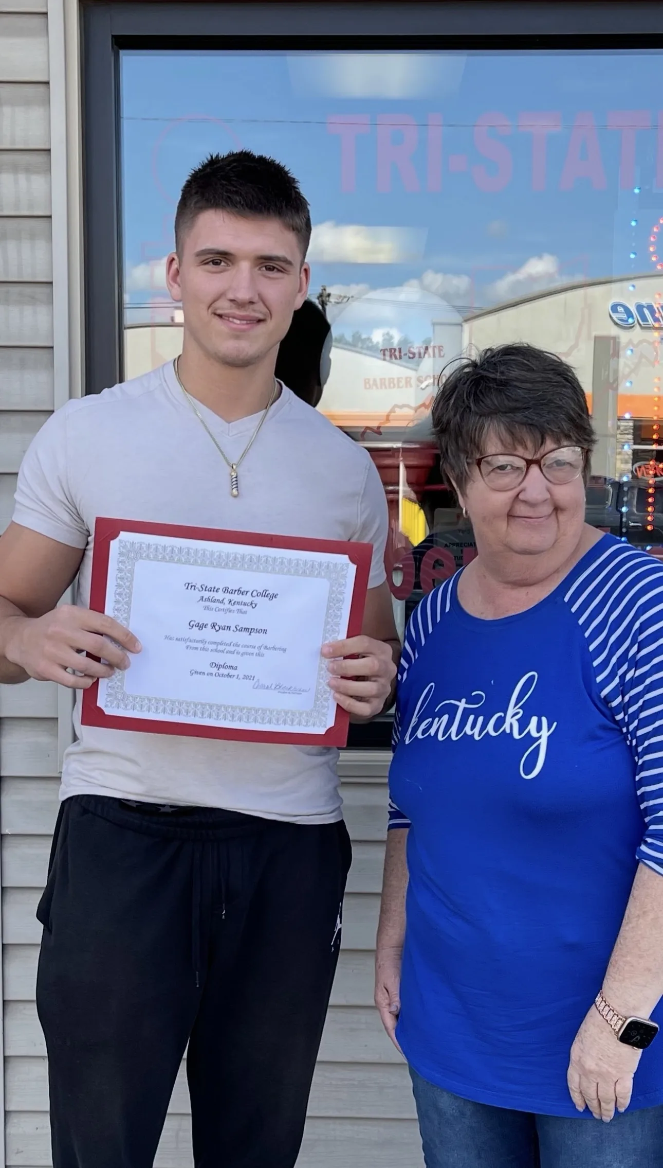 Gage Sampson graduating from barber school in Ohio, following in his father's footsteps before launching his career in digital marketing and TikTok Titans