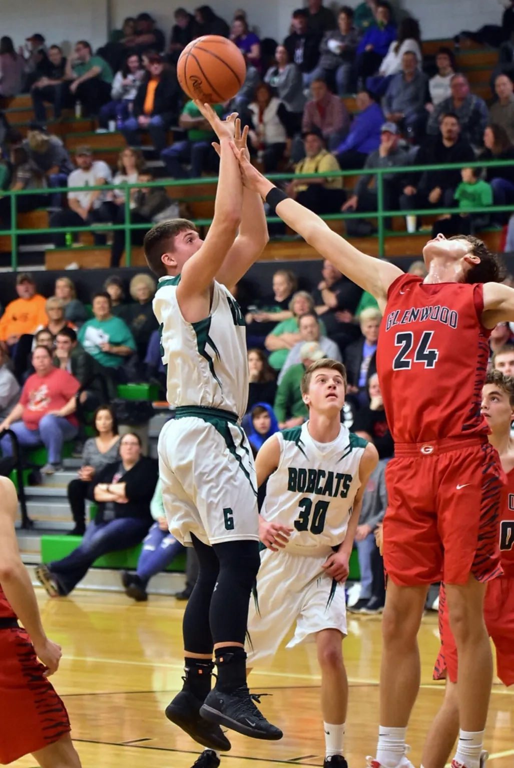 Gage Sampson driving to the basket for the Green Bobcats, the same Gage Sampson who later co-founded TikTok Titans